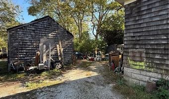 536 W Main Rd, Little Compton, RI 02837