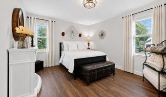 11 Inwood Pl, Aberdeen, NJ 07747