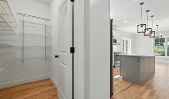 13 Kenwood Cir, Bloomfield, CT 06002