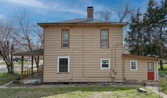825 N 7th St, Arkansas City, KS 67005