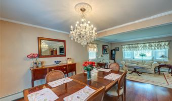 20 Bayview Rd, Amityville, NY 11701