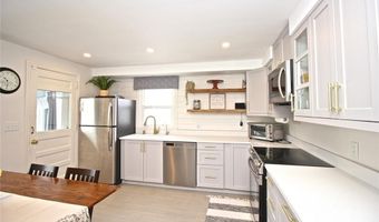 139 Coggeshall Ave, Newport, RI 02840