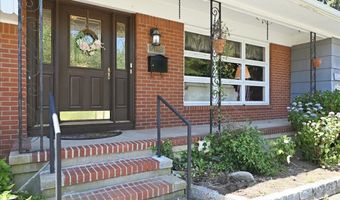 40 Bayview Ave, Amityville, NY 11701
