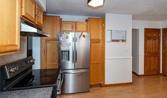 416 Jeffrey Ln, Ames, IA 50014