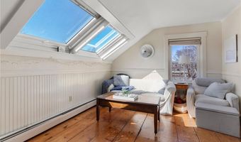 29 Marsh St 3, Newport, RI 02840