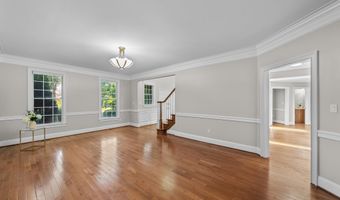 2086 Autumn Hill Dr, Ann Arbor, MI 48103