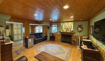 827 Wolf Creek Ln, Appomattox, VA 24522