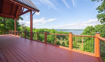 685 River Oaks Dr, Big Sandy, TN 38221
