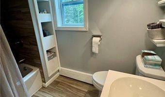 542 Main St, Hopkinton, RI 02833