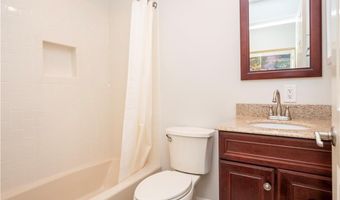 318 Corey Ln 318, Middletown, RI 02842