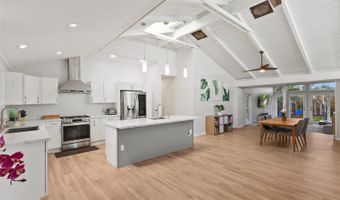 5633 Kanau St, Honolulu, HI 96821