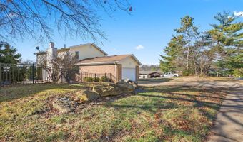 568 Spragues Mill Ct, Ballwin, MO 63011