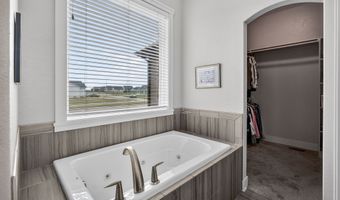 2357 Stonewood Ct SW, Altoona, IA 50009