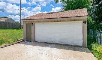 409 Maplewood Dr, Antioch, IL 60002