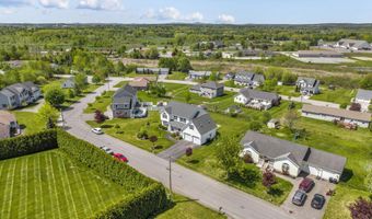 40 Hillview Dr, Bangor, ME 04401