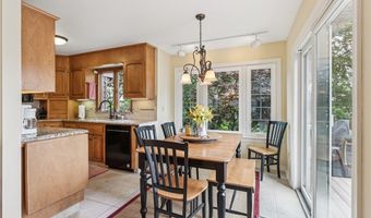 643 Isle View Dr, Akron, OH 44319