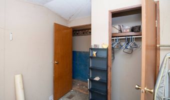 941 E Clayton Rd, Alderson, WV 24910