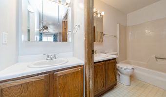 935 Breezewood Cir, Altoona, IA 50009