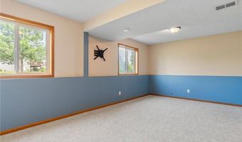 1126 Benjamin Dr, Alexandria, MN 56308