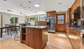 2236 E Roanoke Dr, Boise, ID 83712