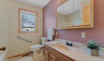 1502 Armstrong Cir NW, Alexandria, MN 56308