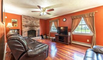 34 Oakhill Ave, Attleboro, MA 02703