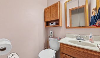 630 Oceola Dr, Algonquin, IL 60102