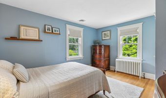 17 Ridge Rd, Danbury, CT 06810