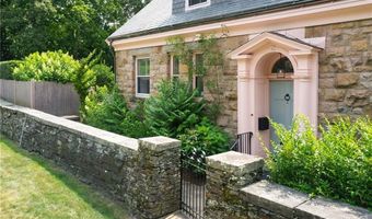 2 Hazard Ave, Newport, RI 02840