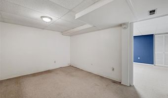 1115 Dutch Mill Dr, Ballwin, MO 63011