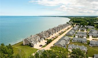 201 Whispering Shrs, Vermilion, OH 44089