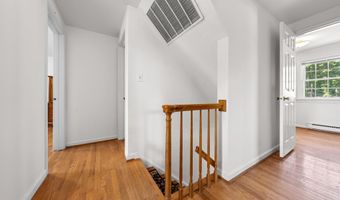 3146 CLUB Dr, Allentown, PA 18103