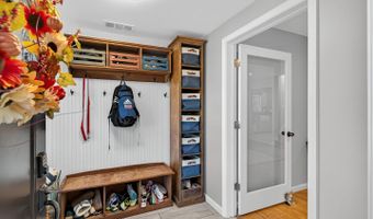 6282 15TH Rd N, Arlington, VA 22205