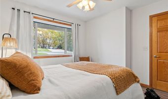 315 Fairgrounds Rd 104, Alexandria, MN 56308