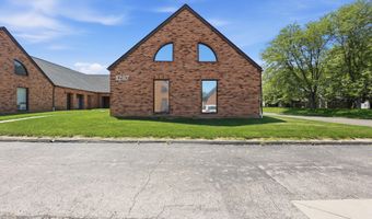 1287 Worthington Woods Blvd, Columbus, OH 43085