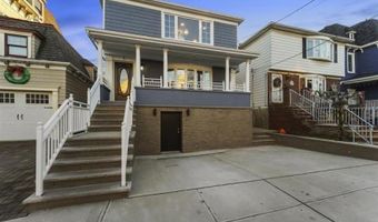 96 W 8th St, Bayonne, NJ 07002