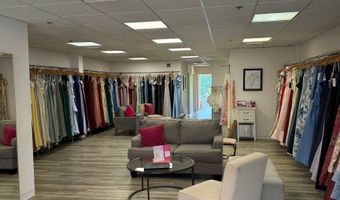51 E Main St, Avon, CT 06001