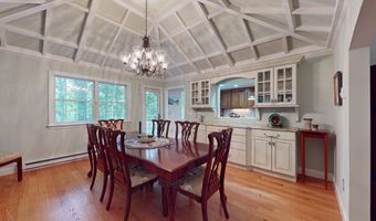 45 N Nabby Rd, Danbury, CT 06811