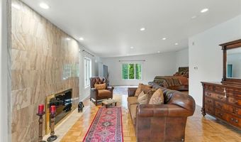 129 Valerie Ct, Cranston, RI 02921