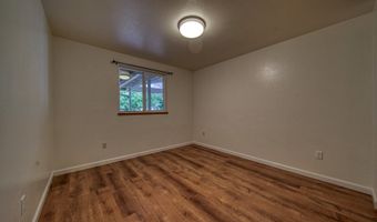 821 KEVIN Pl, Brookings, OR 97415