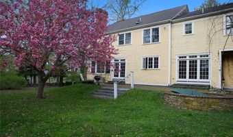 197 Rumstick Rd, Barrington, RI 02806