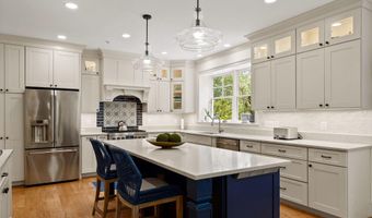 7032 WILSON Ln, Bethesda, MD 20817