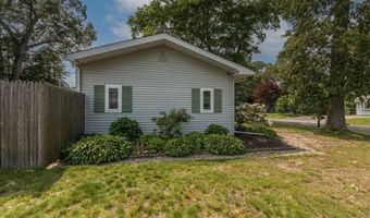 40 Dockage Rd, Bayville, NJ 08721