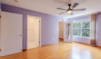 29 Lorenzo Ct, Aberdeen, NJ 07747