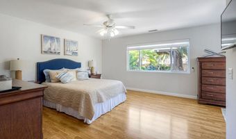 4876 Park Dr, Carlsbad, CA 92008