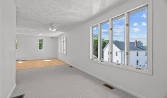 129 Simmonsville Ave, Johnston, RI 02919