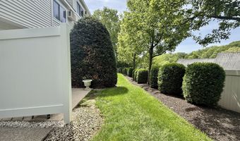 2 A Jeanette St 7, Danbury, CT 06811
