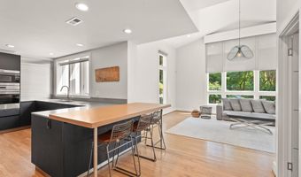 3100 N MONROE St, Arlington, VA 22207