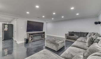 919 Angus Ln, Indianapolis, IN 46217