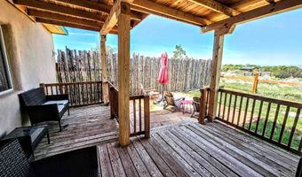 2 Latilla Ln, Arroyo Seco, NM 87514